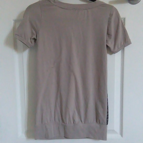 Grey Rock and Roll Graphic Top - Picture 2 of 8